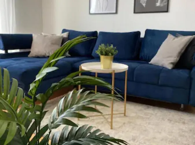 Francesca Apartman *